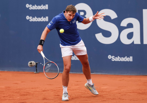 Sjajan start Međedovića u Barseloni: Srpski teniser sa lakoćom do osmine finala