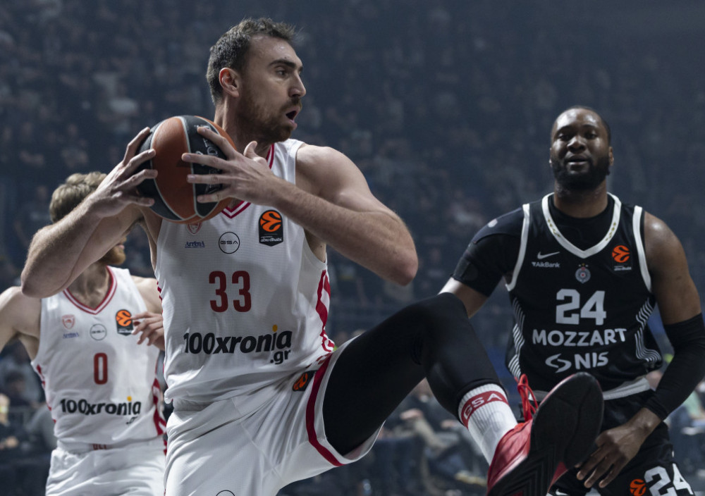 Nikola Milutinov, košarkaš Olimpijakosa