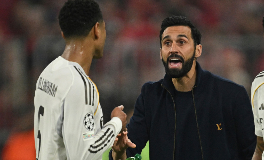 Alvaro Arbeloa u razgovoru sa Belingemom