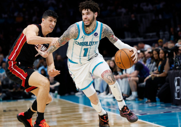 (VIDEO) Ništa od suspenzije: Lamelo Bol kažnjen, ali igra protiv Orlanda