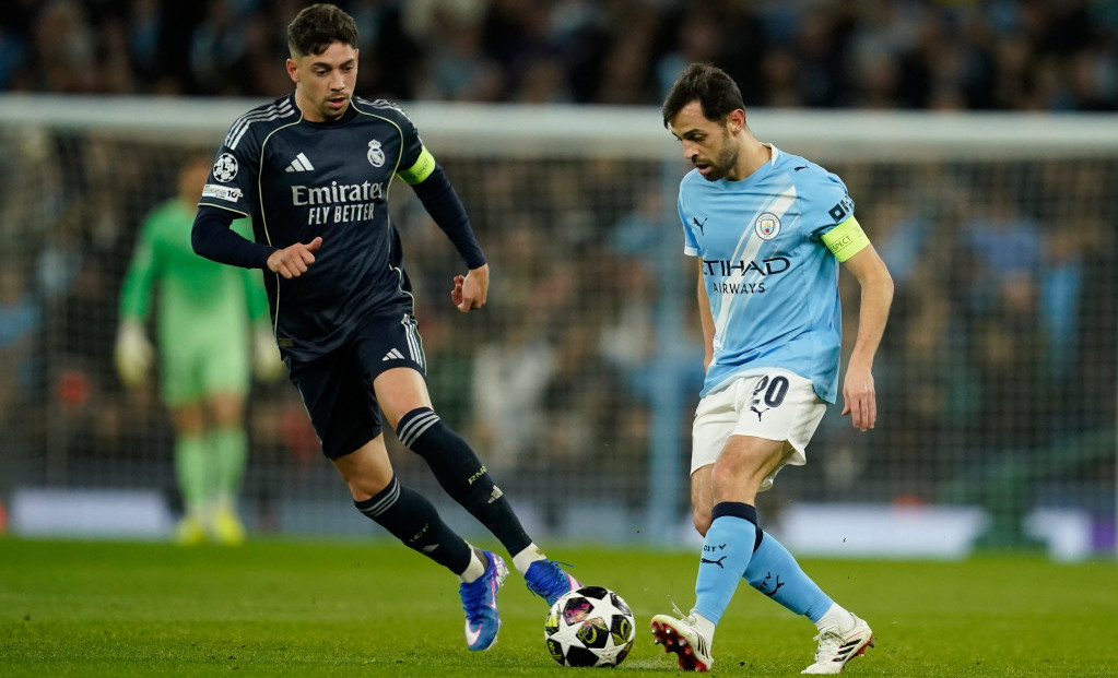 Bernardo Silva u duelu sa Federikom Valverdeom iz Reala