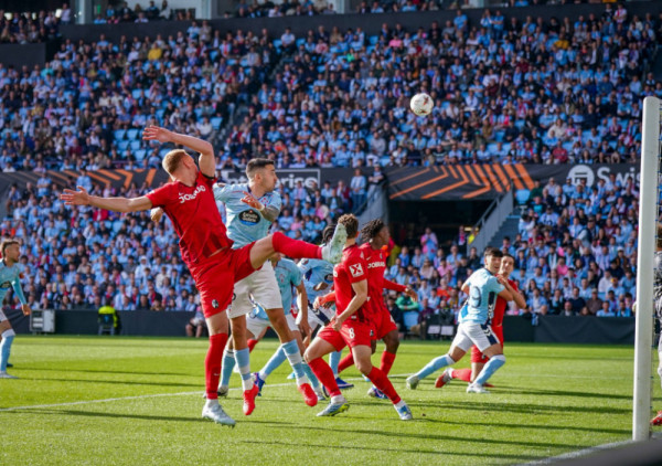 (VIDEO) UEFA Liga Evrope: Frajburg "pregazio" Seltu i u Vigu
