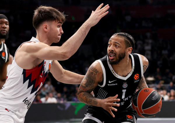 (UŽIVO, VIDEO) Partizan - Baskonija (3/4): Sve što dobro učine, "prospu" u nekoliko napada! Revija grešaka u Areni