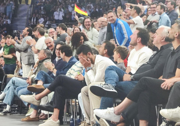 (FOTO) Novak u očaju posle lude trojke Ljulja sa zvukom sirene