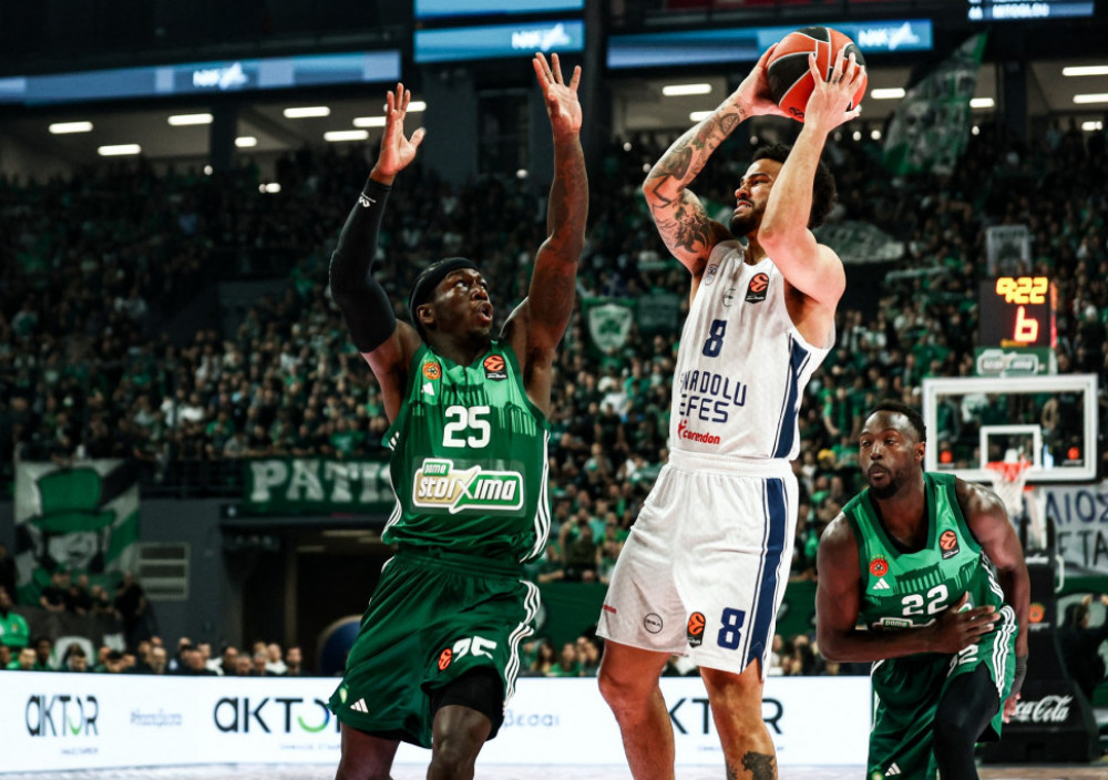 Košarkaši Panatinaikosa i Efesa