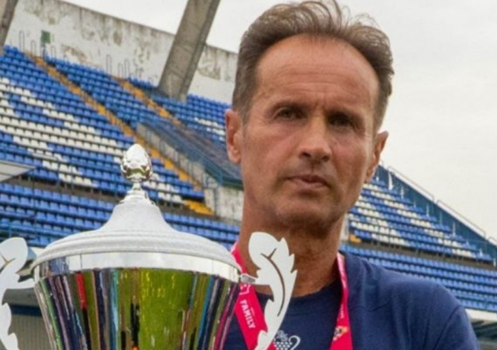 Goran Nikić sa titulom koju je osvojio sa ekipom Osijeka