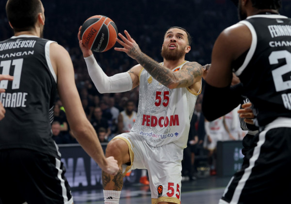 Džejms se opet svađa po internetu: Sjajni navijači, sjajna arena - ali ne veliki tim