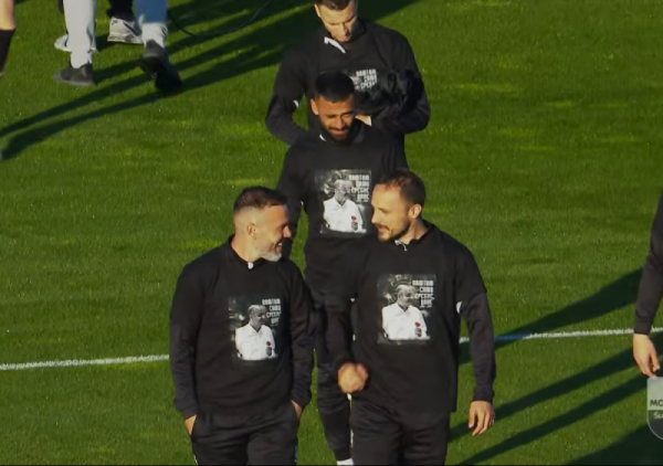 Dirljiv gest crno-belih fudbalera: FK Partizan odao počast Dušku Vujoševiću