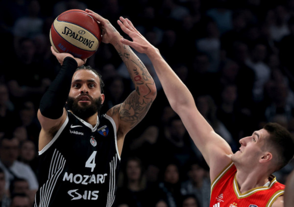 (UŽIVO, VIDEO) Partizan - Crvena zvezda (3/4): Mogu li crveno-beli da se vrate u meč? Još 20 minuta nade i spretnje