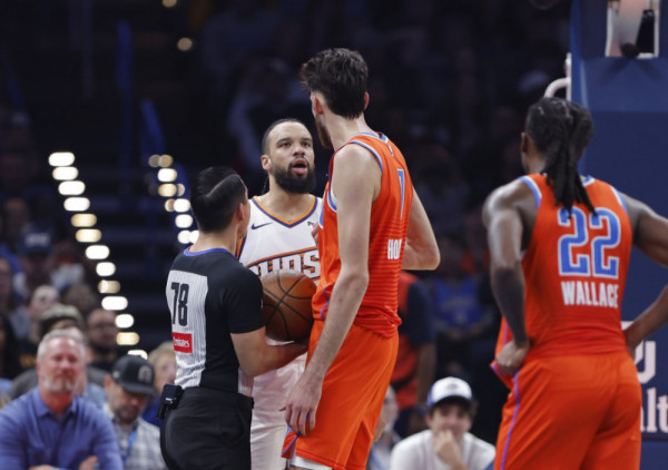 (VIDEO) Žestok početak serije: Bruks udario Holmgrena