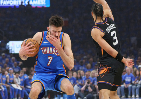 (VIDEO) Žestok početak serije: Bruks udario Holmgrena