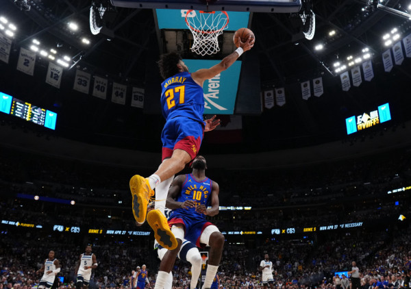 (UŽIVO/VIDEO) Neizvesna završnica u Denveru, 6 minuta pre kraja utakmice