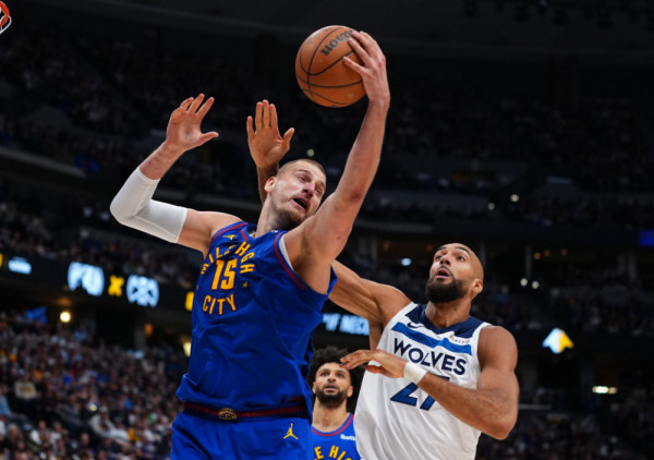 (VIDEO) Gober zaključao Jokića u finišu: Vrhunska odbrana igrača Minesote