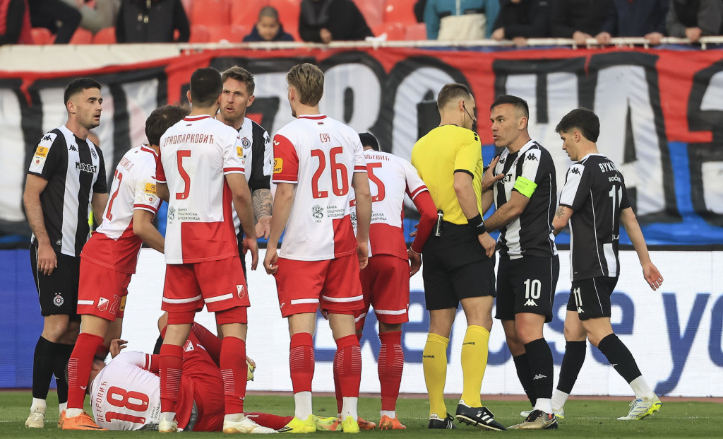 Sudija Minaković u razgovoru sa Nathom posle isključenja Đurđevića