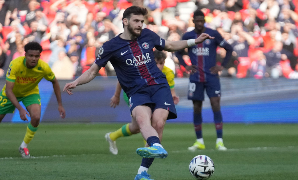 Kviča Kvaratsklija uspešno je izveo penal