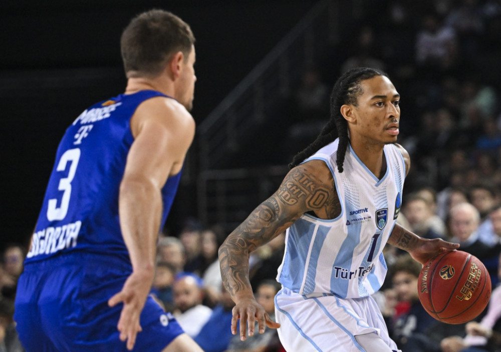 Kajl Olman protiv Budućnosti