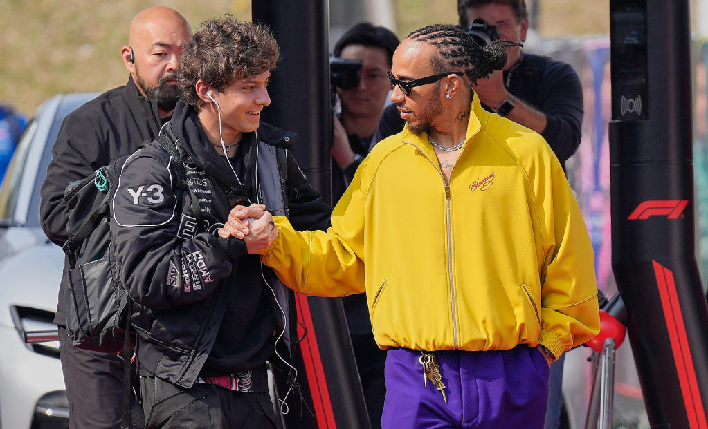 Luis Hamilton podržava mlade, u društvu je Kimija Antonelija