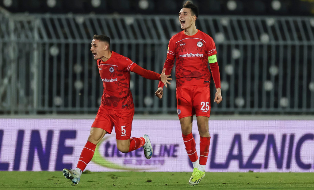 Nikola Glišić slavi gol