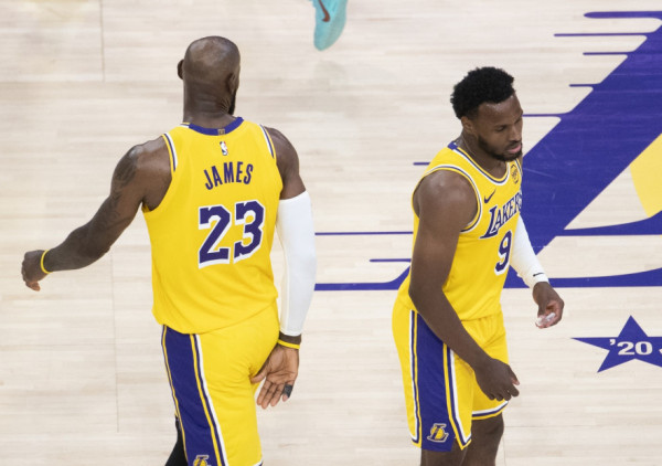 (VIDEO) Otac za sina: Neviđena scena na NBA parketima