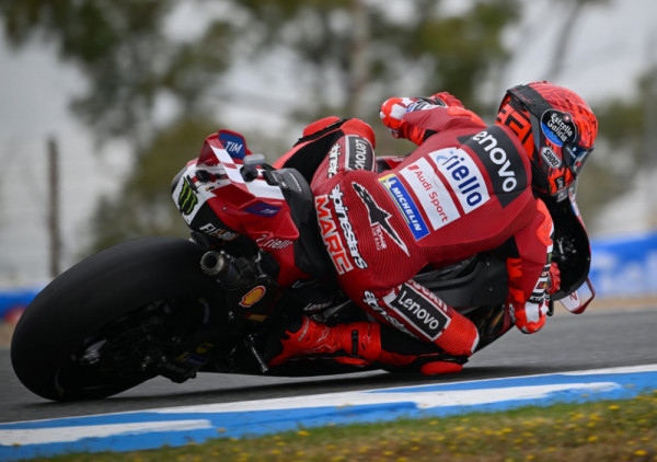 (VIDEO) U opštem haosu i po kišnim uslovima Mark Markez slavio u sprintu u Herezu