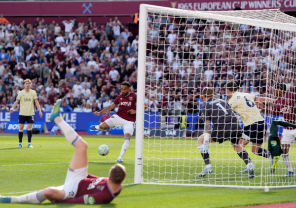 Nova runda drame u borbi za opstanak: Everton probao da zamrsi konce, ali se "čekićari" ne daju