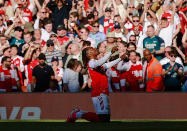 (VIDEO) Ezeova lepotica vratila Arsenal na vrh tabele Premijer lige