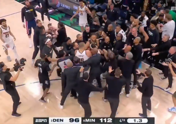 (VIDEO) Jokić i Mekdenijels u klinču: Gorelo je na kraju utakmice