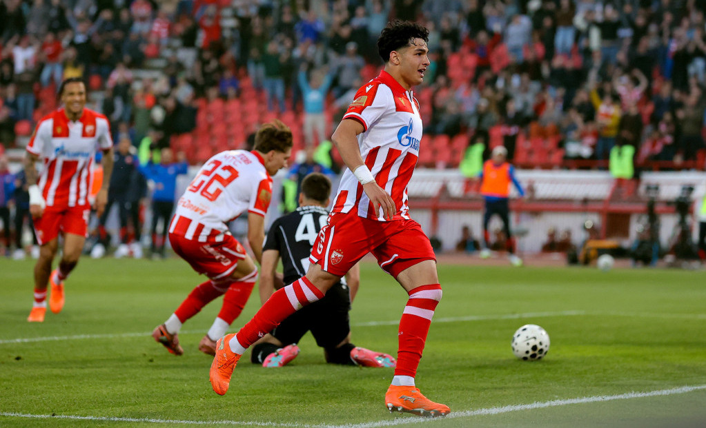 Adem Avdić slavi pogodak