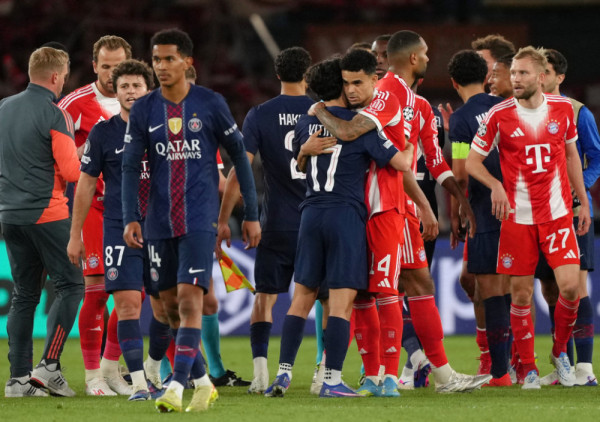 (KRAJ/VIDEO) Ludnica u Parizu: PSŽ slavio u svemirskom meču protiv Bajerna