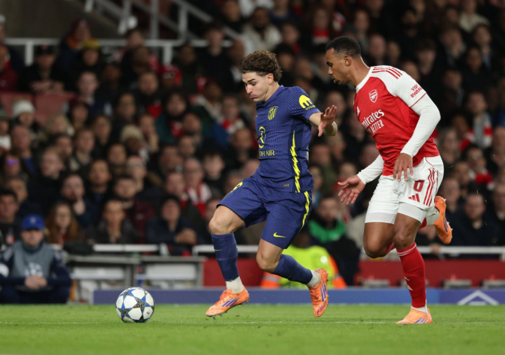 Fudbaleri Atletika (M) i Arsenala, tokom svog meča iz oktobra 2025. godine