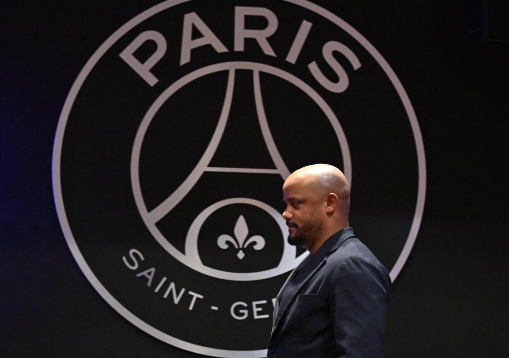 Vensan Kompani, trener Bajerna, tokom meča sa pari Sen Žermenom