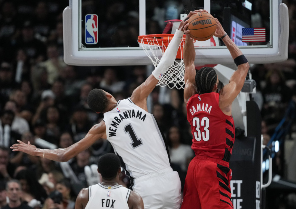 Viktor Vembanjama i Devin Vasel