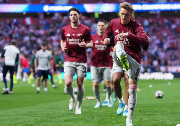 Arsenal se žalio na previsoku travu na "Metropolitanu": UEFA izmerila da nije dovoljno visoka!?