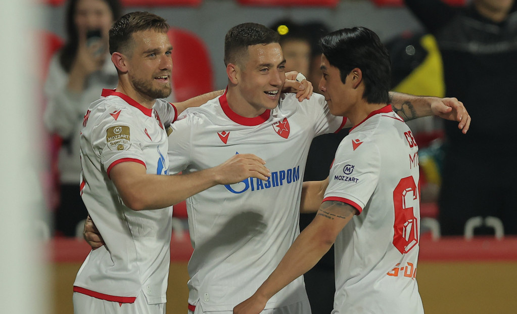 Bruno Duarte prima čestitke za gol