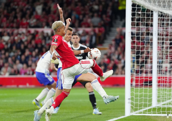 (VIDEO) Dinj će ovo upamtiti: VAR penal na "Siti graundu" kakav se retko viđa