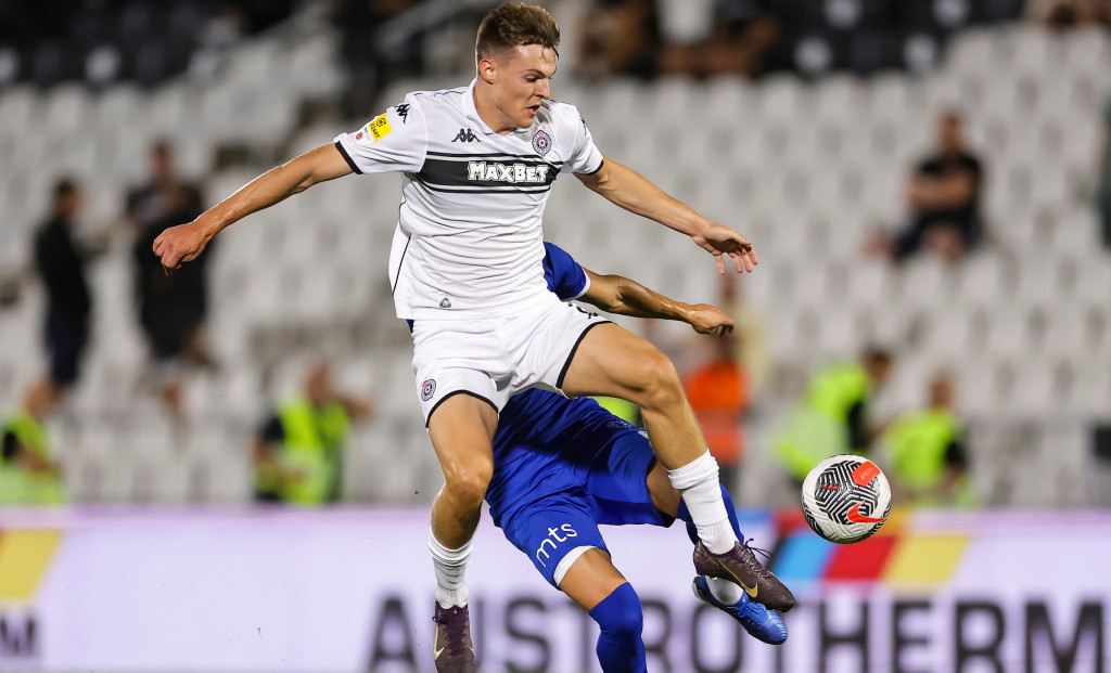 Andrej Kostić, napadač Partizana
