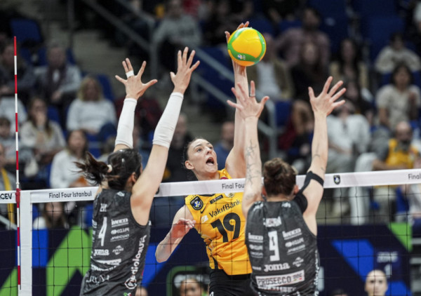 Tijana Bošković obrnula Koneljano, Katarina Dangubić izvrnula koleno: Vakifbank u finalu Lige šampiona!