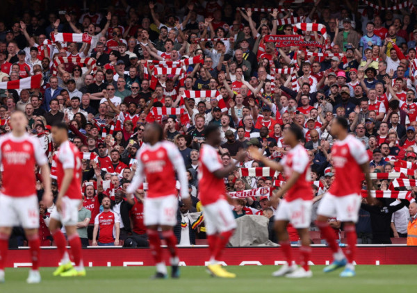 (VIDEO) "Gruvalo" je sa svih strana u Londonu: Navijači Arsenala priredili besanu noć fudbalerima madridskog Atletika