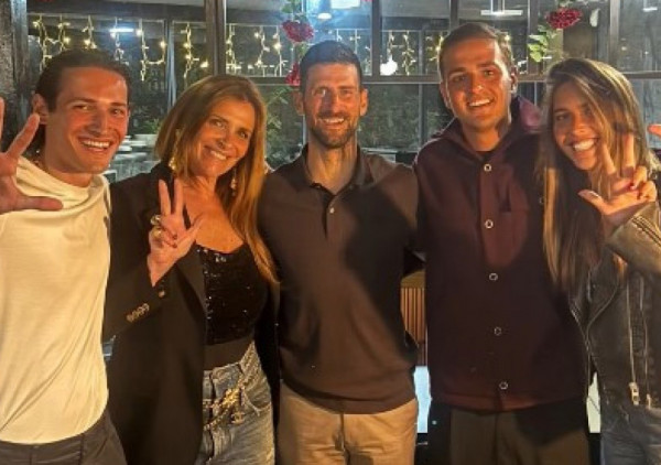 (FOTO) Dirljiv susret u Rimu: Novak uz porodicu Siniše Mihajlovića