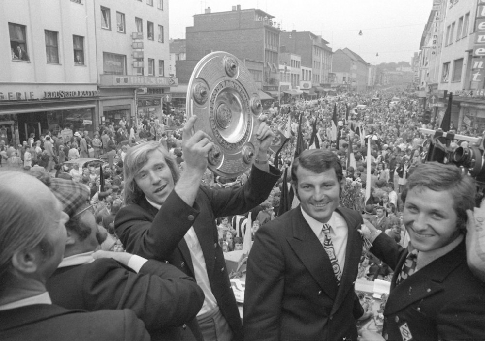 Fudbalski reprezentativci Nemačke, slave titulu prvaka sveta 1974.