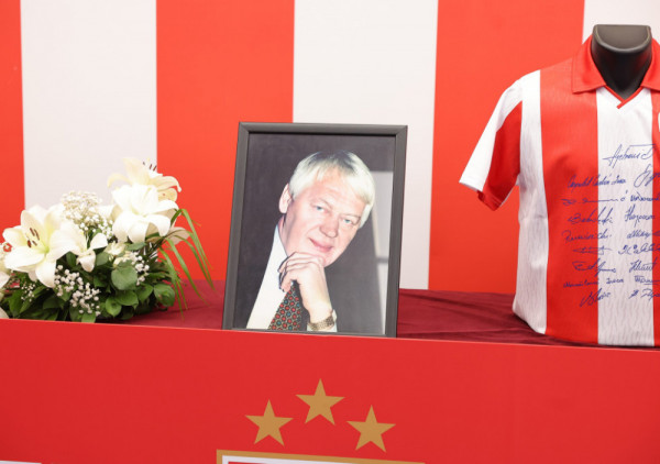 Oproštaj od Vladimira Cvetkovića: Na komemoraciji Džajić, Zečević, Dačić, Šapić, Stanković ...