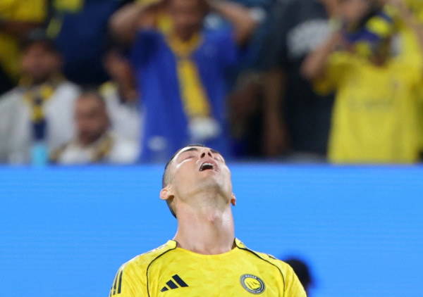 Ronaldo "pukao" i napravio skandal: Napustio dodelu medalja protiv Osake