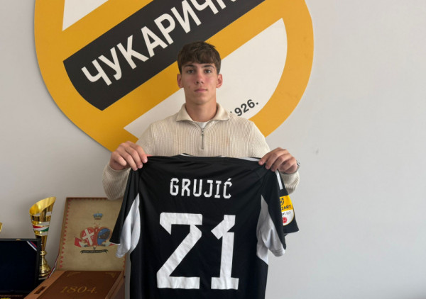 Čukarički promovisao budućnost: Grujić potpisao ugovor i dobio poverenje Jakšića