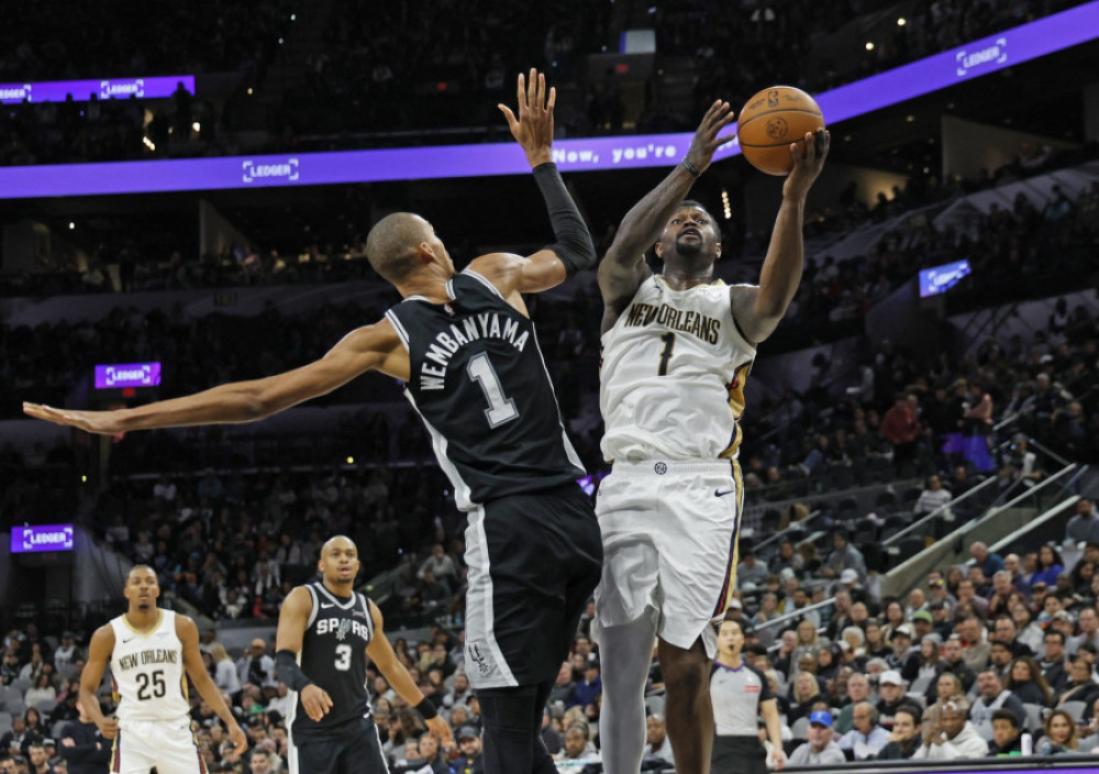 Nju Orleans Pelikansi i San Antonio Sparsi