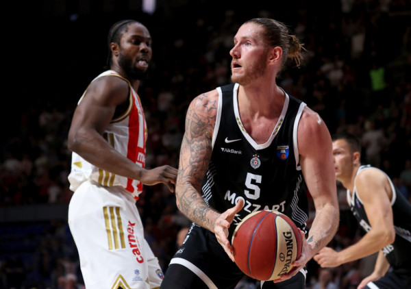 (UŽIVO) Crvena zvezda - Partizan: Dvocifren plus za crno-bele