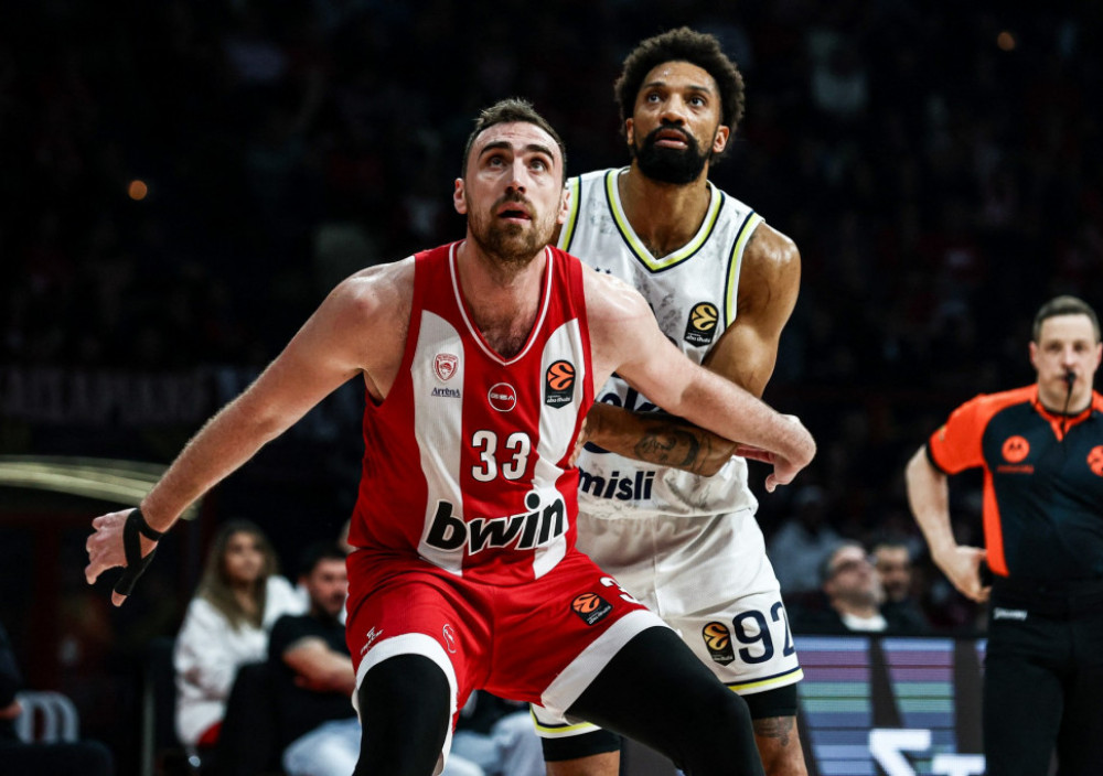 Nikola Milutinov i Kem Birč, igrači Olimpijakosa i Fenerbahčea