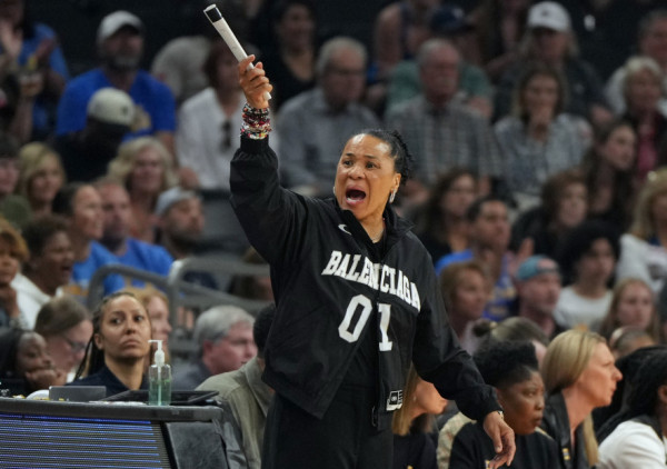 Da li je vreme za prvog ženskog trenera u NBA ligi? Dalas naciljao legendu koledž košarke