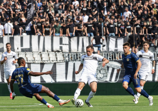 (UŽIVO) Partizan - Radnik: Natko pogodio na oproštaju za vođstvo crno-belih!
