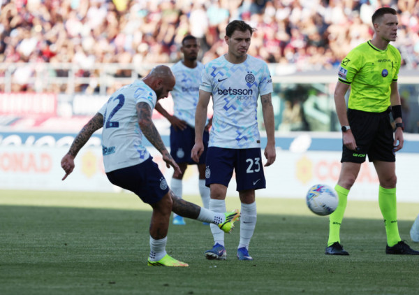 (VIDEO) Inter odoleo u Bolonji: Remi za kraj šampiona Italije