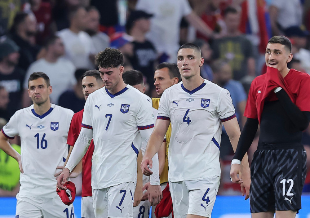 Petrović i Milenković u dresu sa nacionalnim grbom